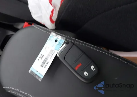 2023 Jeep Renegade Latitude 4X4 z USA, uszkodzony, nr VIN ZACNJDB16PPP61813